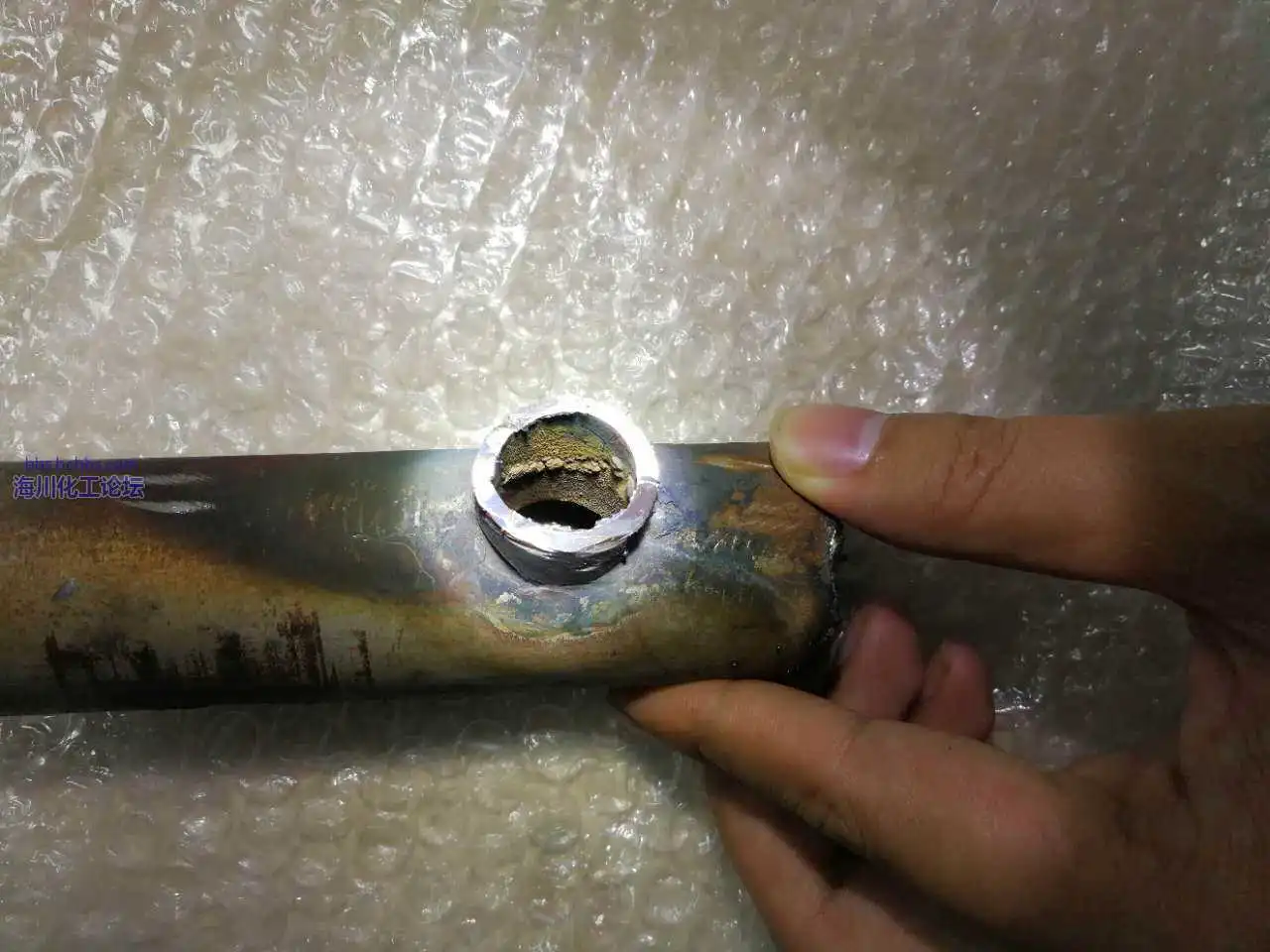 小集箱管与换热管接口内侧