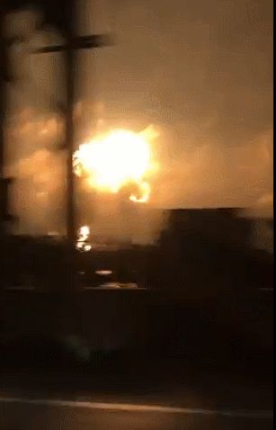 Ki7uu8YiLdXckG9tKofmcsIehN8.cnt.gif
