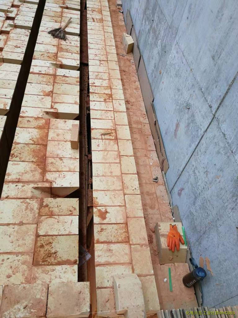 靠近抵抗墙处的斜道.jpg