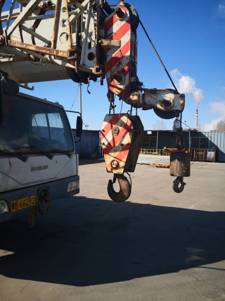 即将出去干活的吊车.jpg