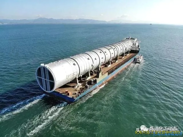 拉各斯炼油厂常压塔.webp