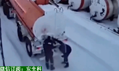 压力容器爆炸.gif