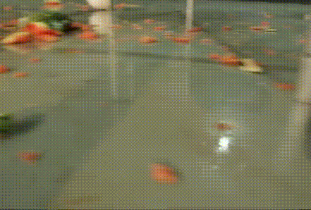 安全帽未系下颚带,瓜帽分离、西瓜破裂.gif
